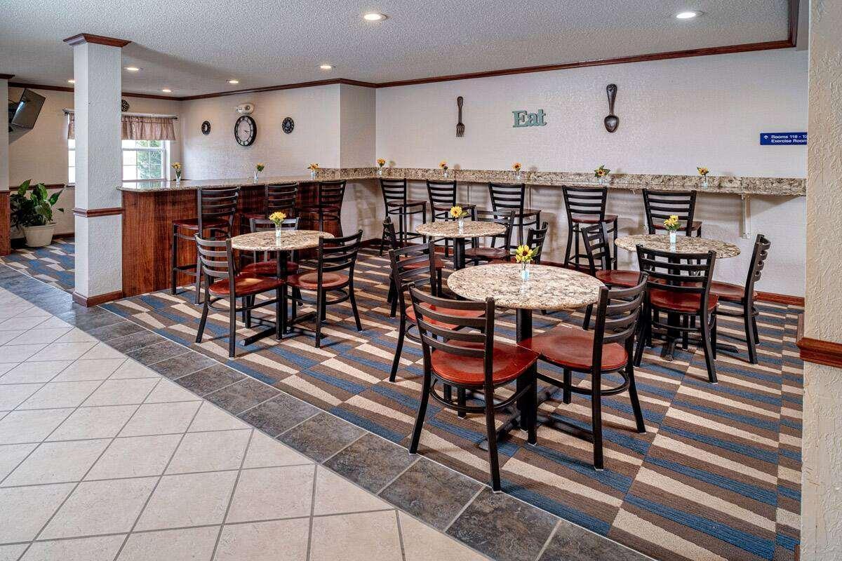 贝克利东温德姆麦克罗特套房酒店 外观 照片